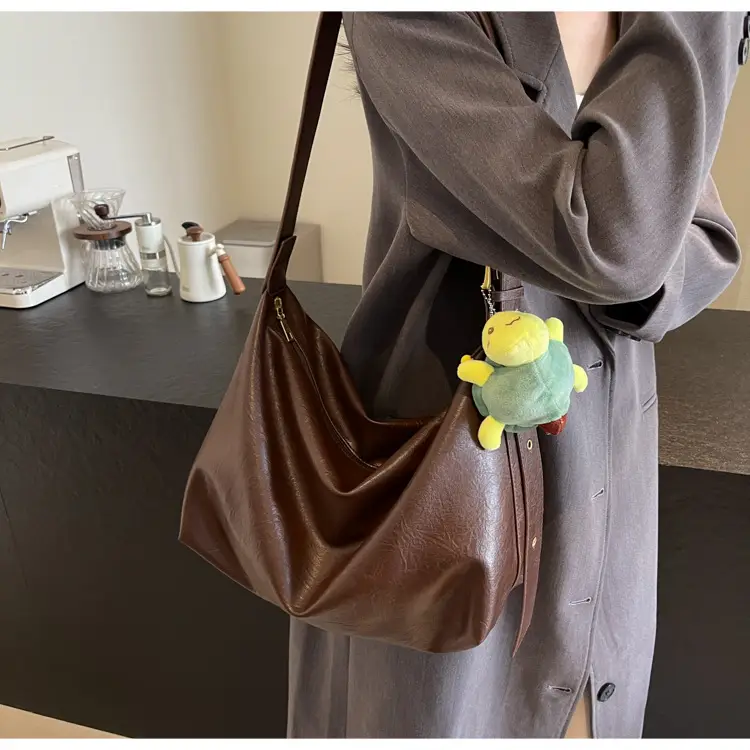 Black Korean Retro Shoulder Bag for Women 2025 — feature 20