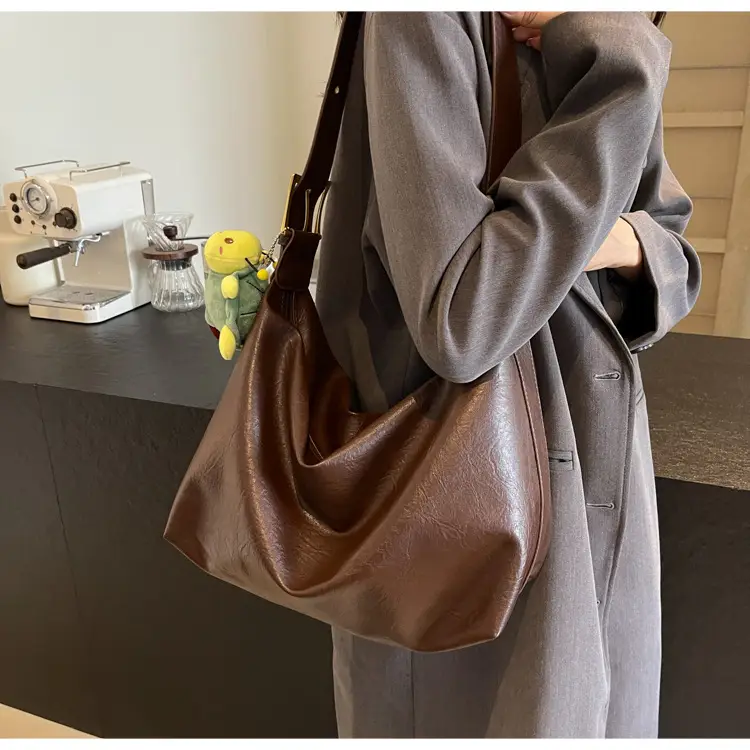 Black Korean Retro Shoulder Bag for Women 2025 — feature 22