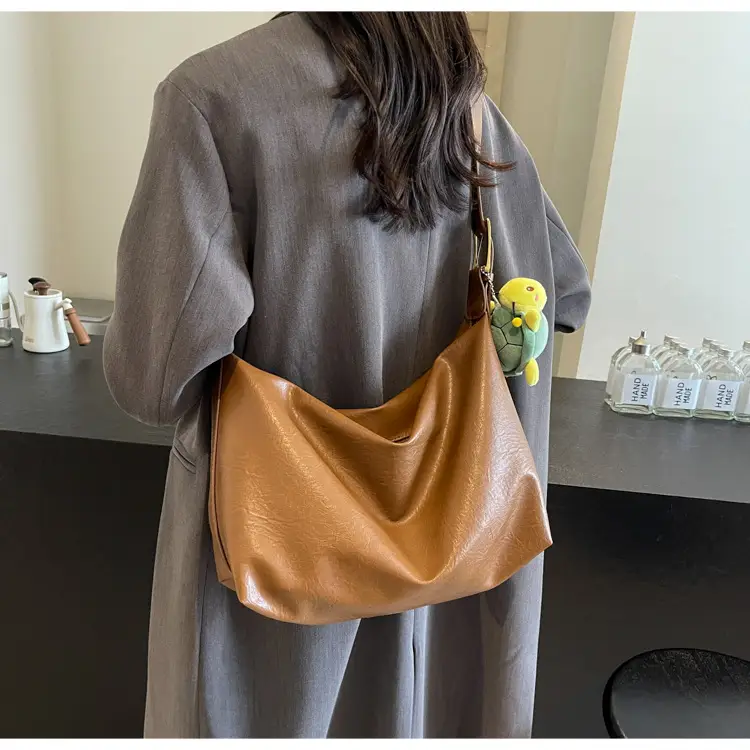Black Korean Retro Shoulder Bag for Women 2025 — feature 24