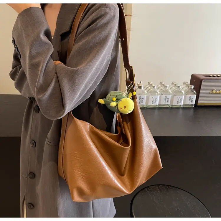 Black Korean Retro Shoulder Bag for Women 2025 — feature 25