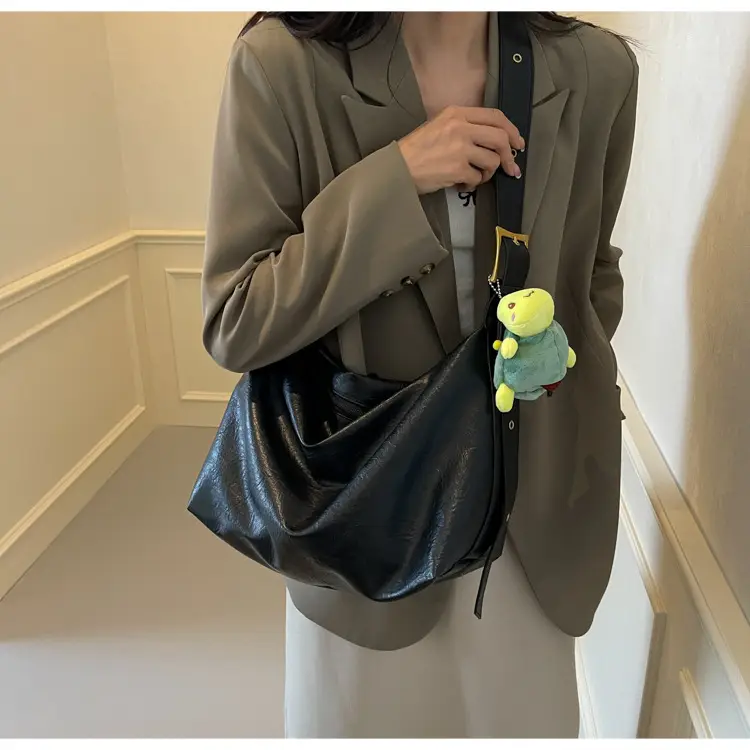 Black Korean Retro Shoulder Bag for Women 2025 — feature 29