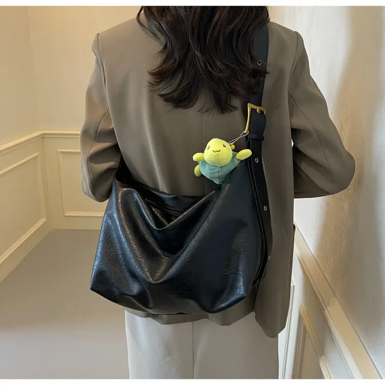 Black Korean Retro Shoulder Bag for Women 2025 — feature 31