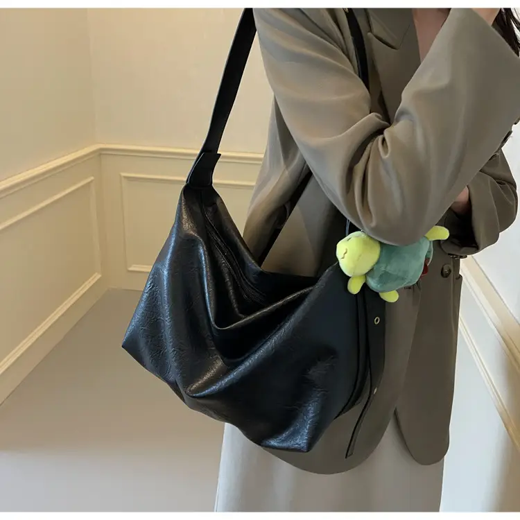 Black Korean Retro Shoulder Bag for Women 2025 — feature 32
