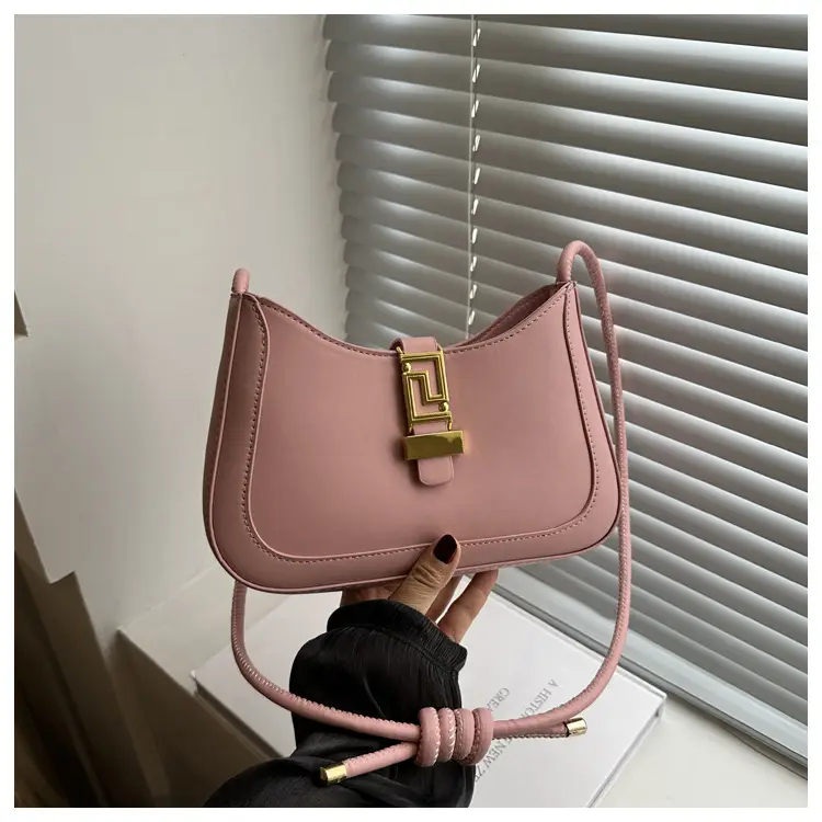 Black Gold Plated Shoulder Bag for Women 2024 — feature 10