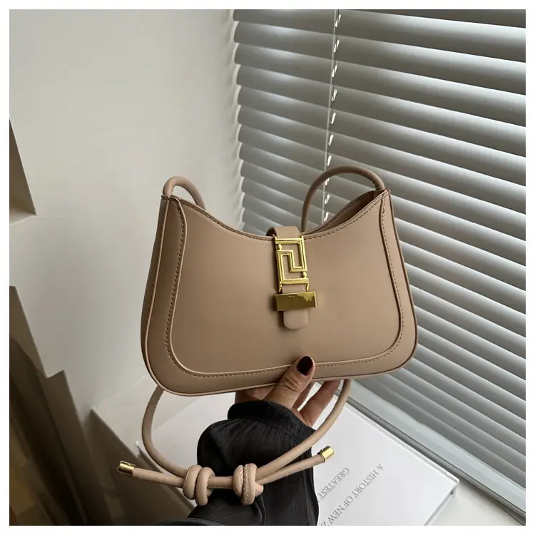 Black Gold Plated Shoulder Bag for Women 2024 — feature 11