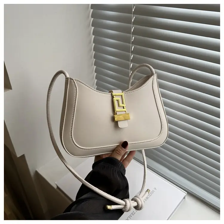 Black Gold Plated Shoulder Bag for Women 2024 — feature 7
