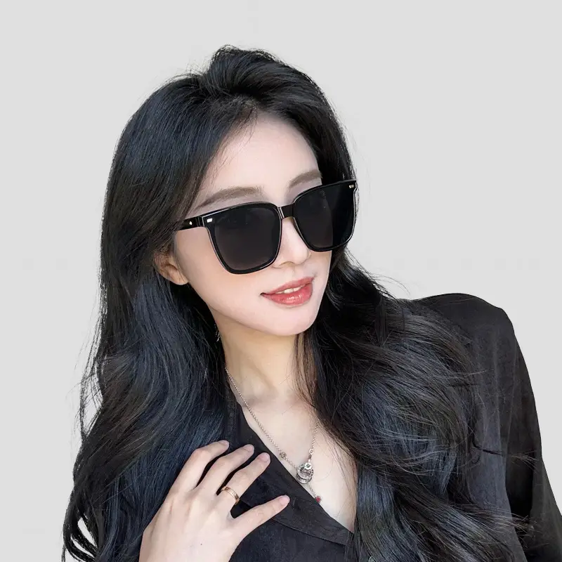 Women Polarizing Sunglasses Black UV Protection