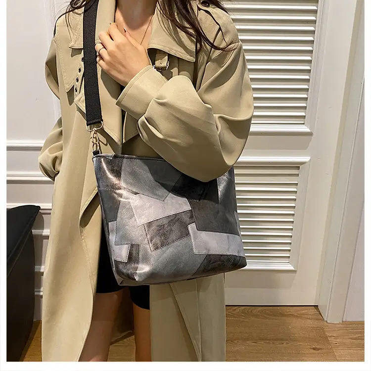 Women's Black Contrast Crossbody Tote Bag Large Capacity 2024 — feature 14