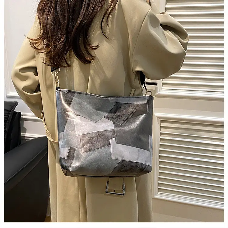 Women's Black Contrast Crossbody Tote Bag Large Capacity 2024 — feature 15