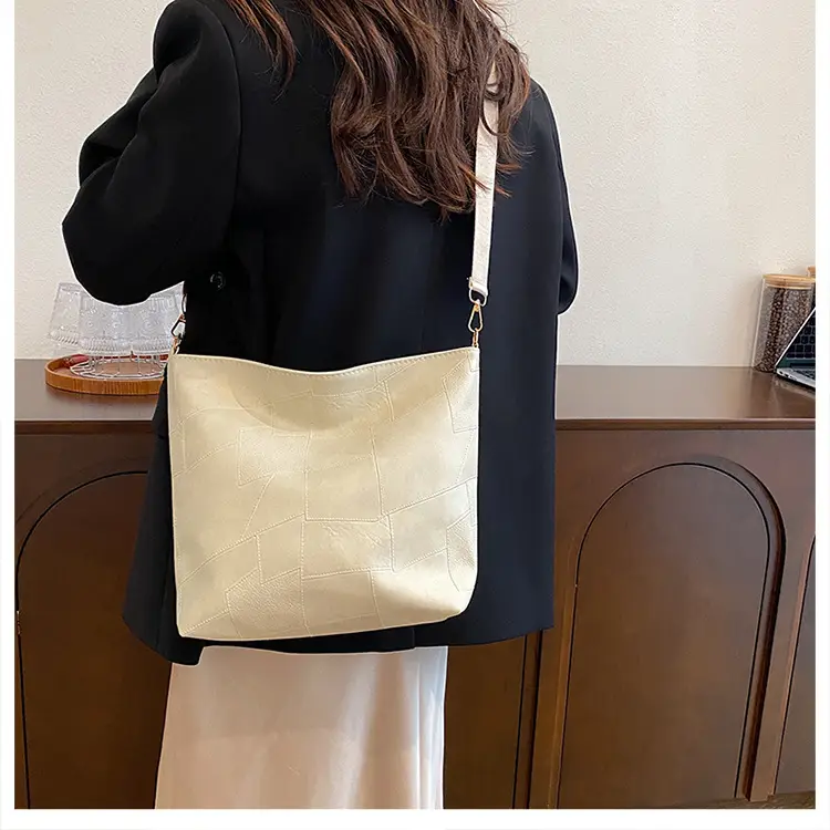 Women's Black Contrast Crossbody Tote Bag Large Capacity 2024 — feature 19