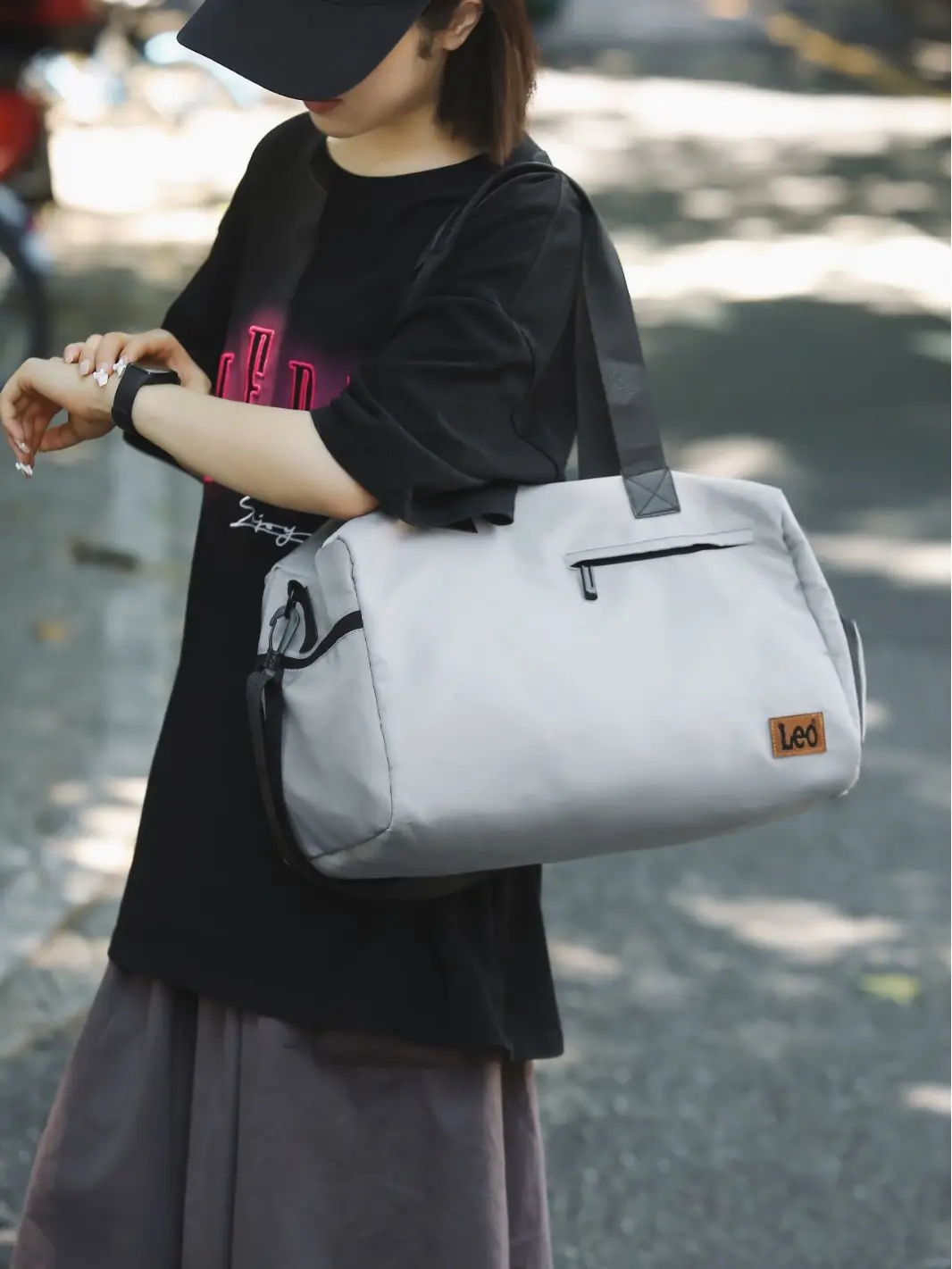 Large Capacity Gray Gym Travel Duffel Bag for Men - Image 6