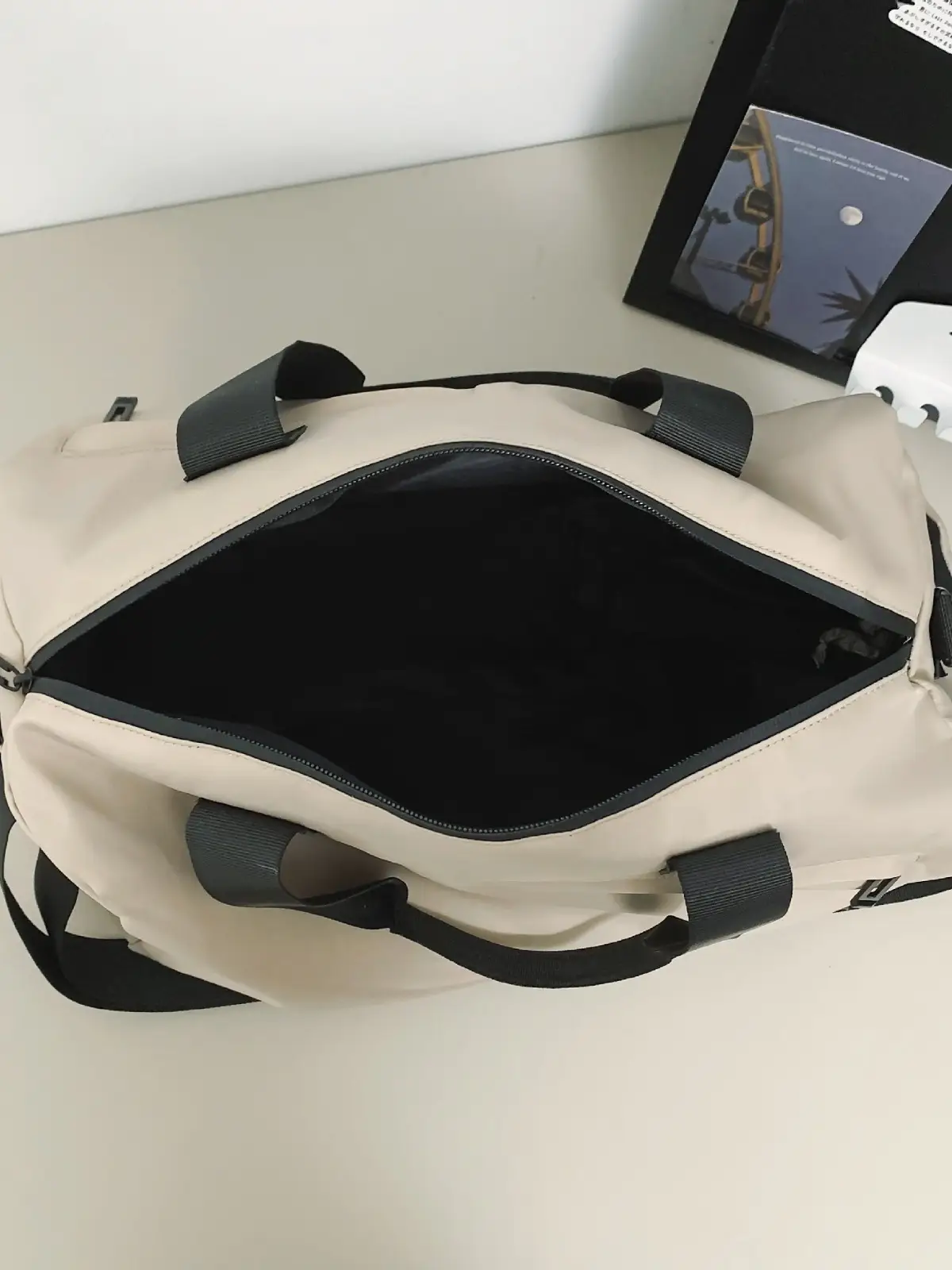 Large Capacity Gray Gym Travel Duffel Bag for Men - Image 7