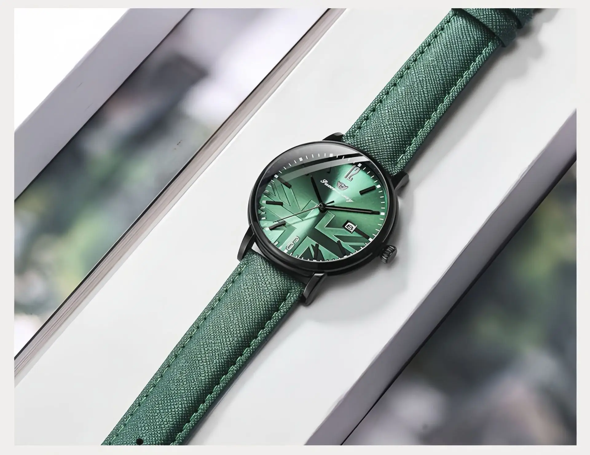 Men's Green Leather Watch with Date Display — feature 6
