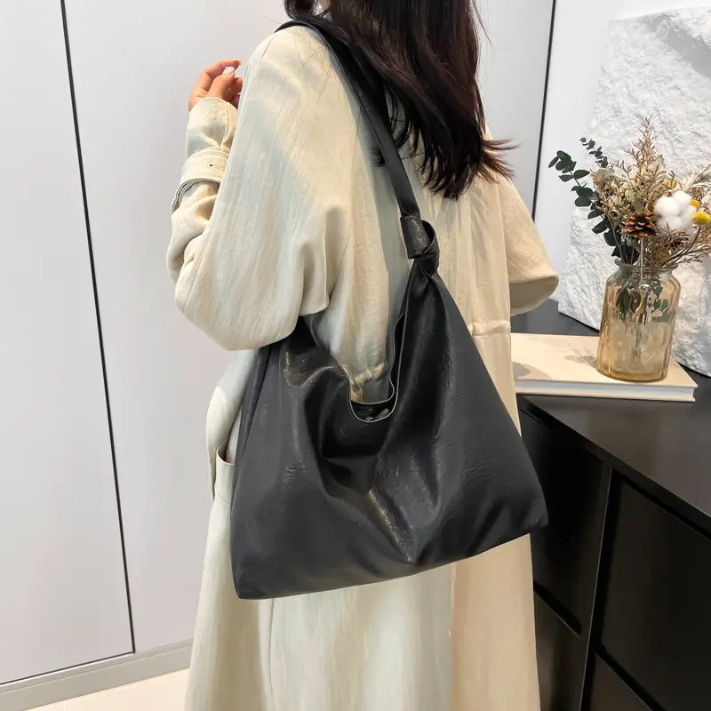 White Oil Leather Shoulder Bag for Women - Image 7