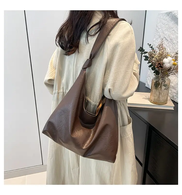 White Oil Leather Shoulder Bag for Women — feature 17