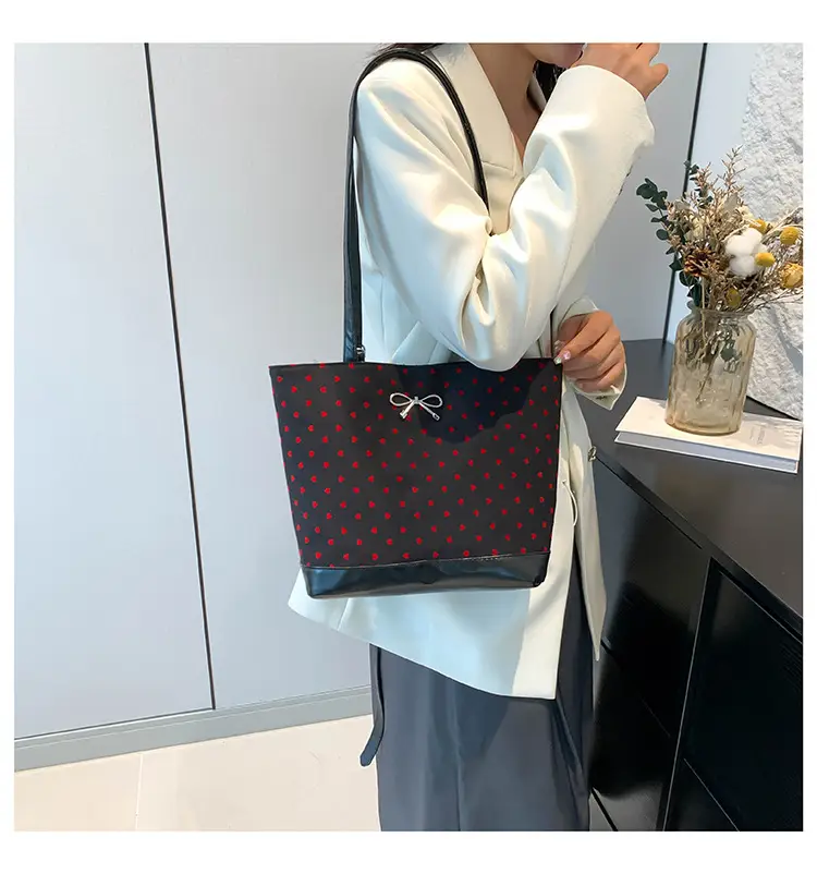 Women's Large Capacity Shoulder Crossbody Bag Black Polka Dot — feature 15