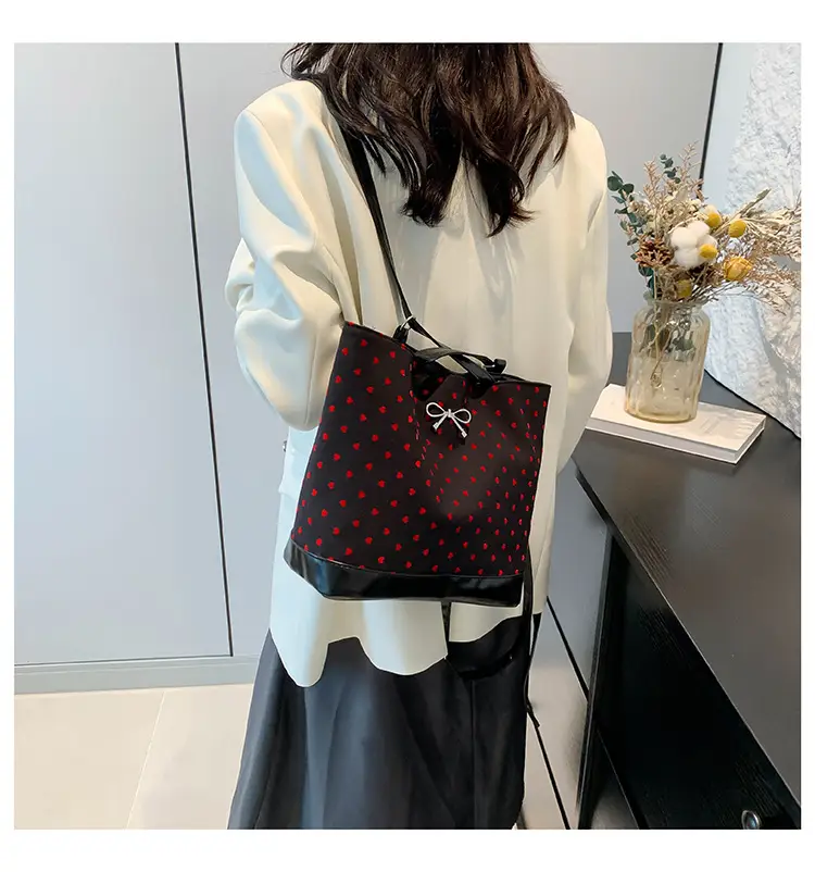 Women's Large Capacity Shoulder Crossbody Bag Black Polka Dot — feature 18