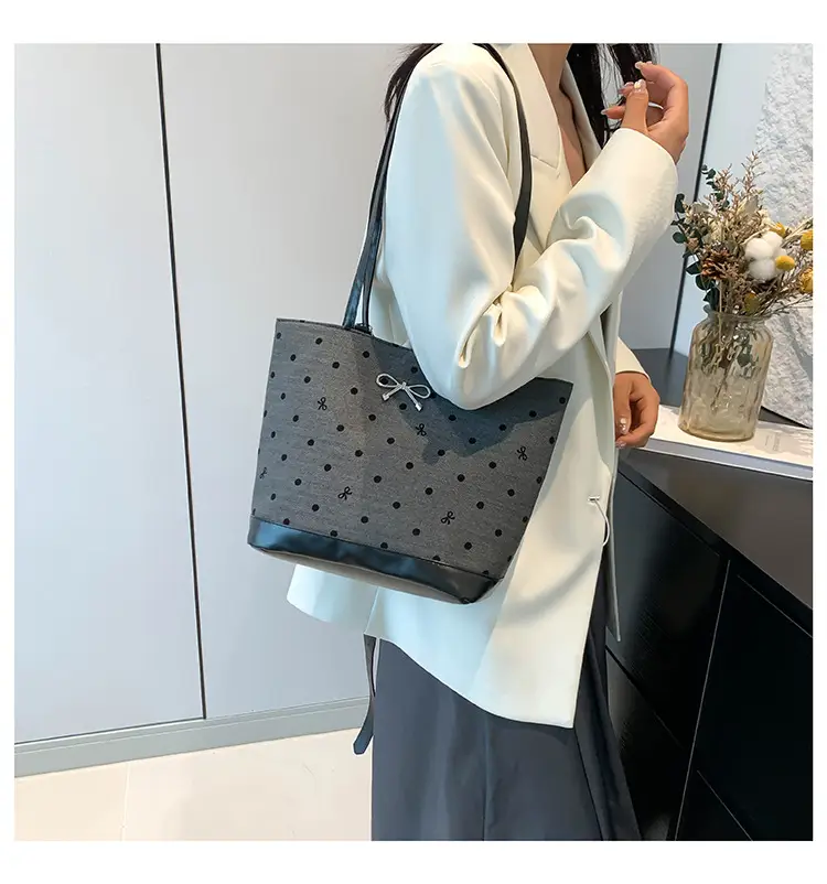 Women's Large Capacity Shoulder Crossbody Bag Black Polka Dot — feature 19