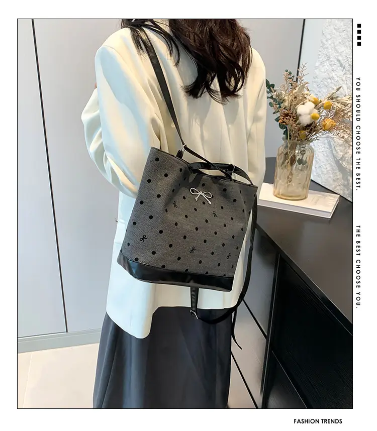 Women's Large Capacity Shoulder Crossbody Bag Black Polka Dot — feature 2