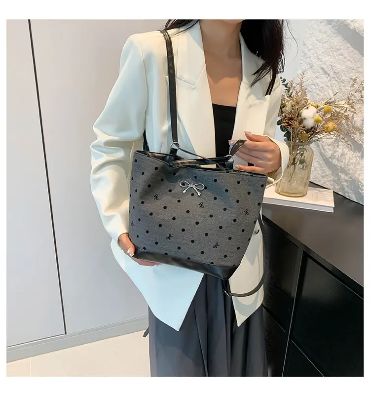 Women's Large Capacity Shoulder Crossbody Bag Black Polka Dot — feature 20