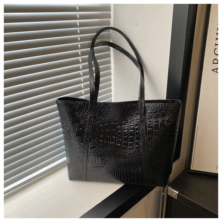 Silver Croc Embroidered Women's Shoulder Bag — feature 25