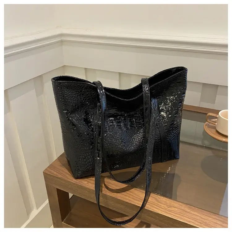 Silver Croc Embroidered Women's Shoulder Bag — feature 33