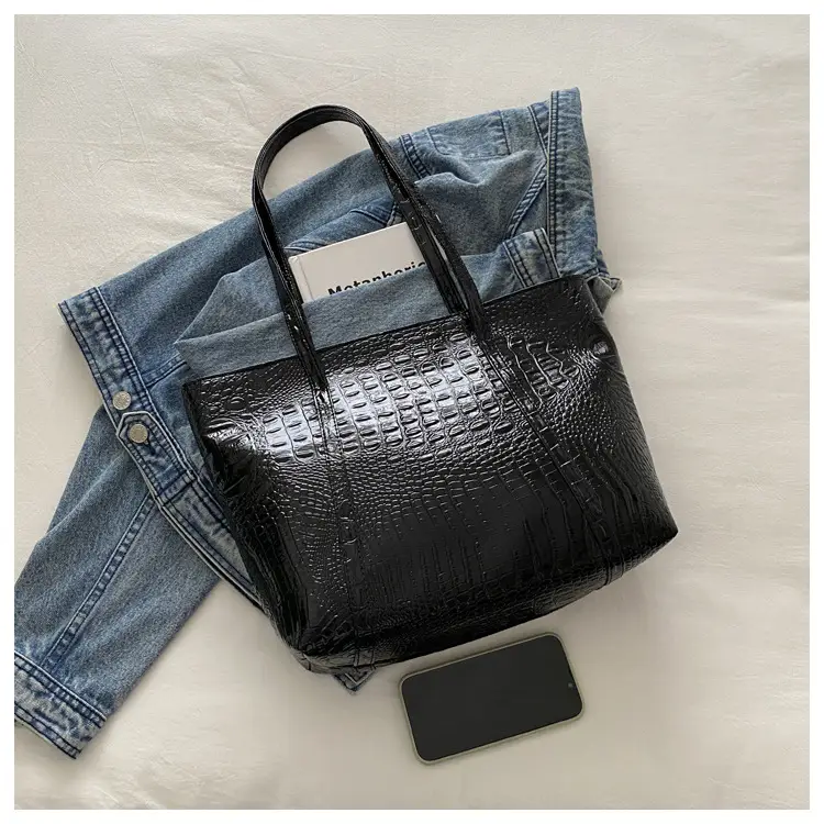 Silver Croc Embroidered Women's Shoulder Bag — feature 9
