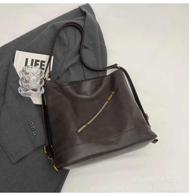 Retro Black Shoulder Bag for Women Large Capacity - Image 2