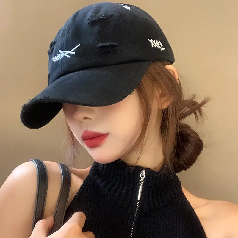 Men's Spring Cap with Letter Embroidery Beige — feature 4