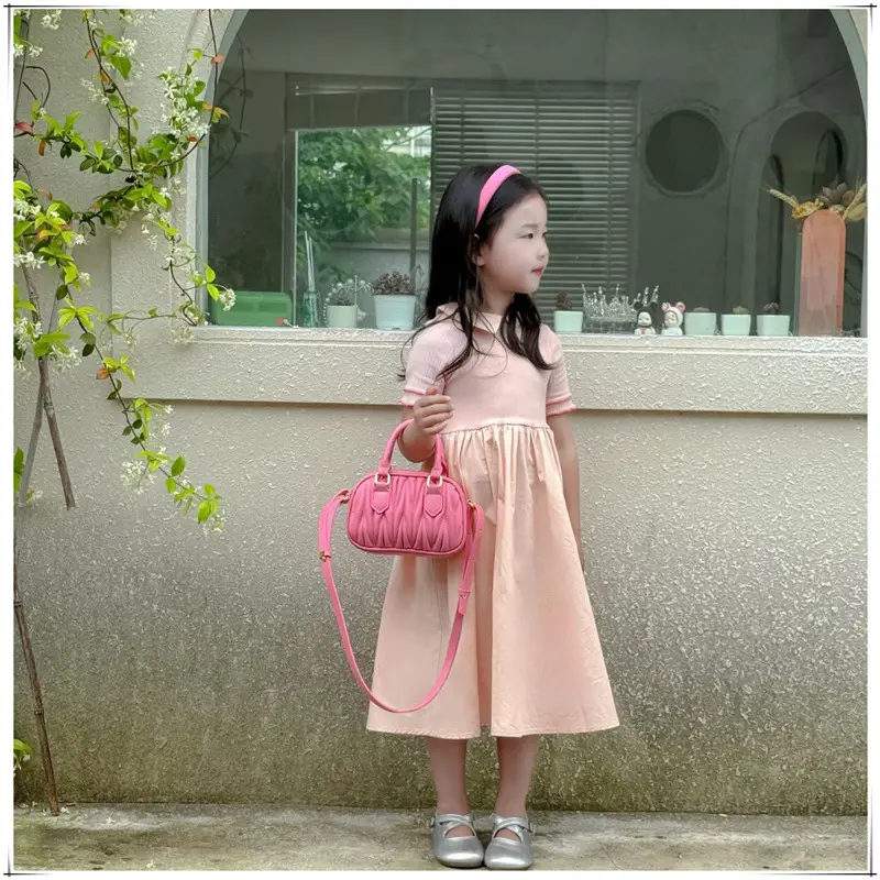 Black Pleated Shoulder Bag for Girls Princess Design - Image 7