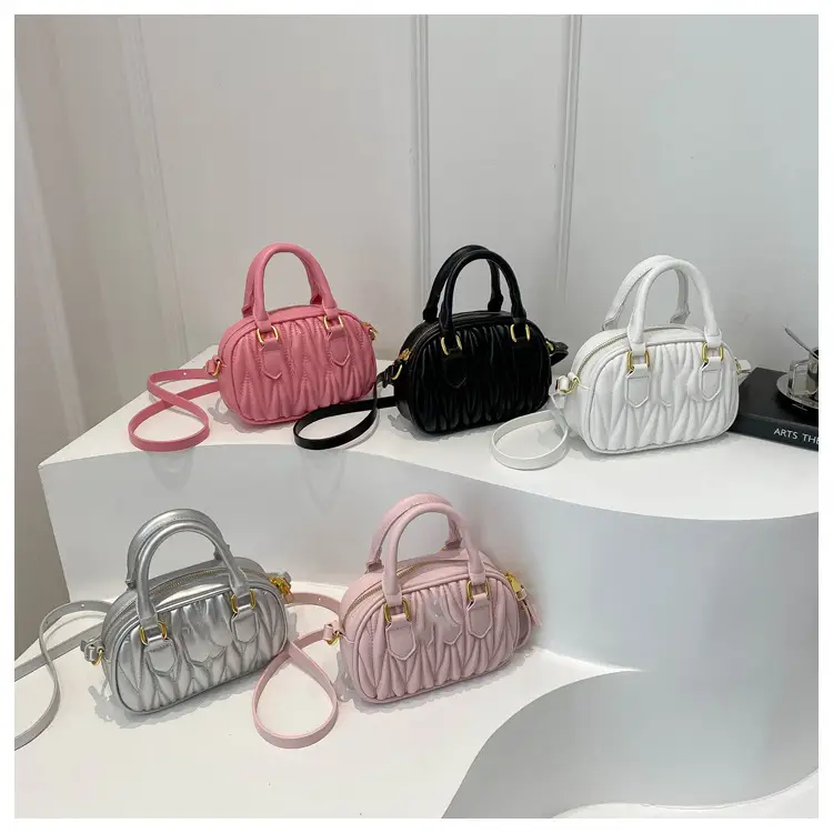 Black Pleated Shoulder Bag for Girls Princess Design - Image 9