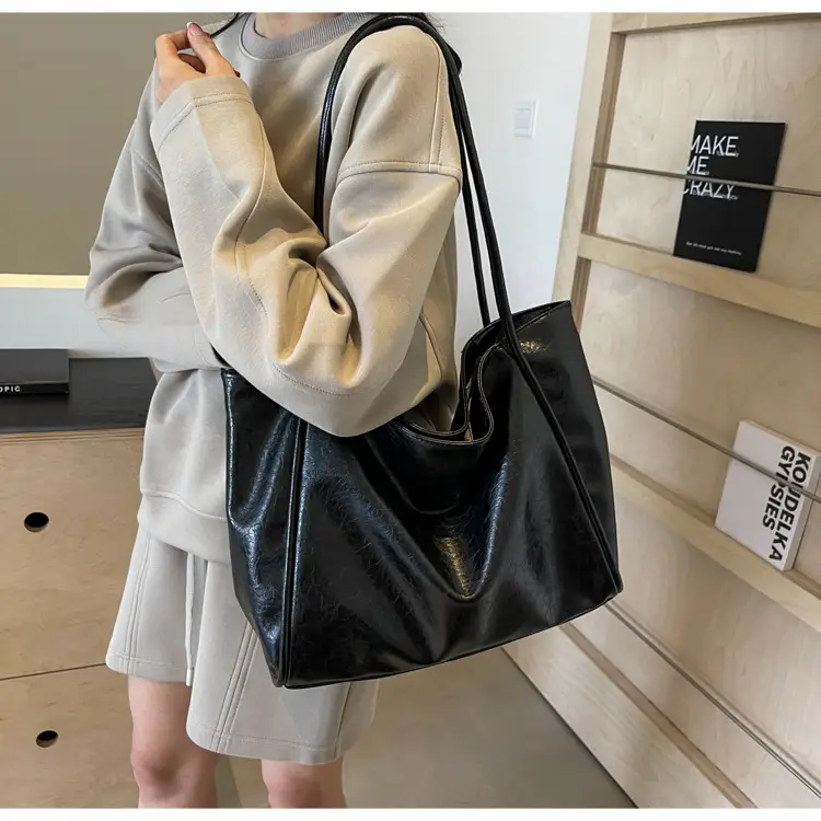 Silver Metallic Large Tote Bag Women 2024 — feature 11