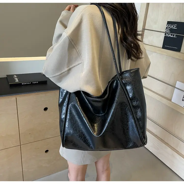 Silver Metallic Large Tote Bag Women 2024 — feature 14