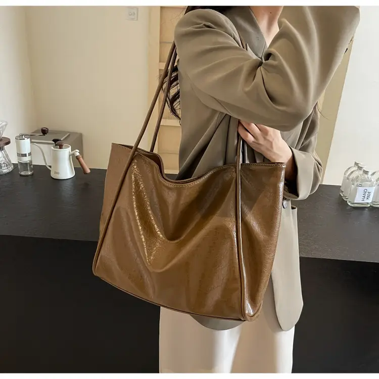 Silver Metallic Large Tote Bag Women 2024 — feature 15