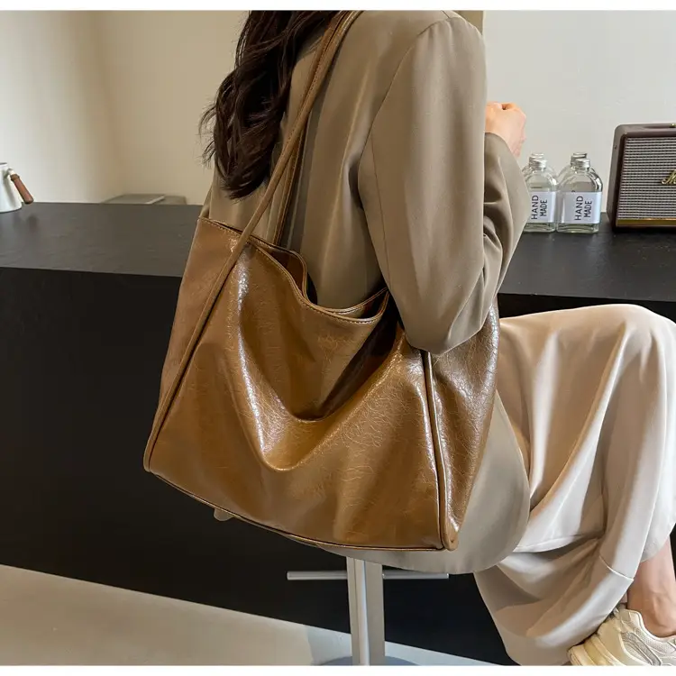 Silver Metallic Large Tote Bag Women 2024 — feature 16