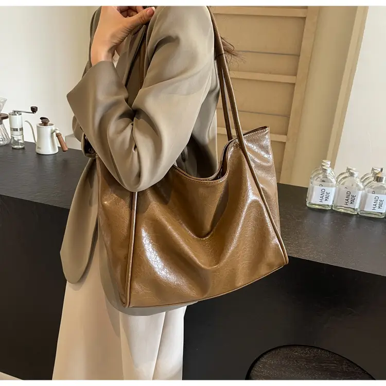 Silver Metallic Large Tote Bag Women 2024 — feature 17