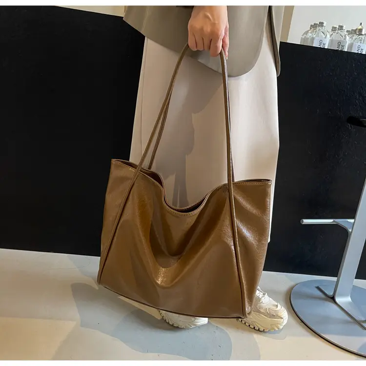 Silver Metallic Large Tote Bag Women 2024 — feature 18