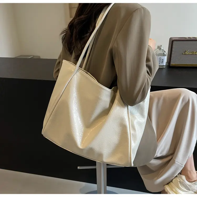 Silver Metallic Large Tote Bag Women 2024 — feature 27