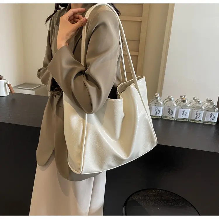 Silver Metallic Large Tote Bag Women 2024 — feature 28