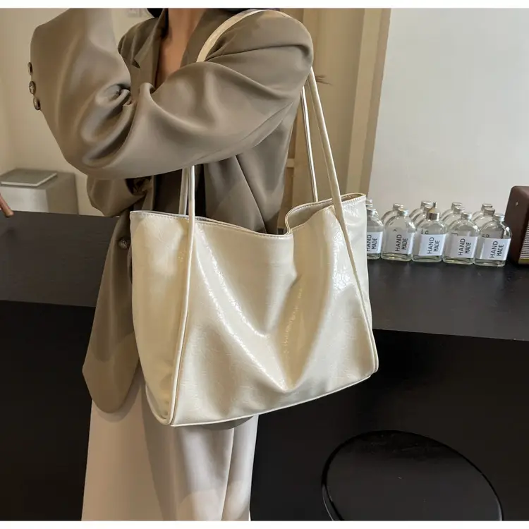 Silver Metallic Large Tote Bag Women 2024 — feature 29
