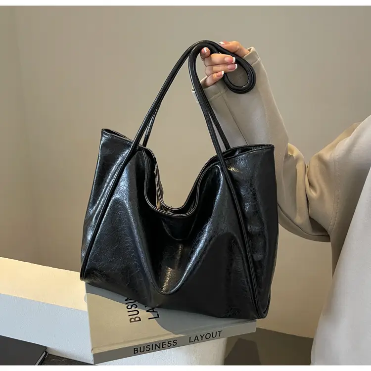 Silver Metallic Large Tote Bag Women 2024 — feature 31