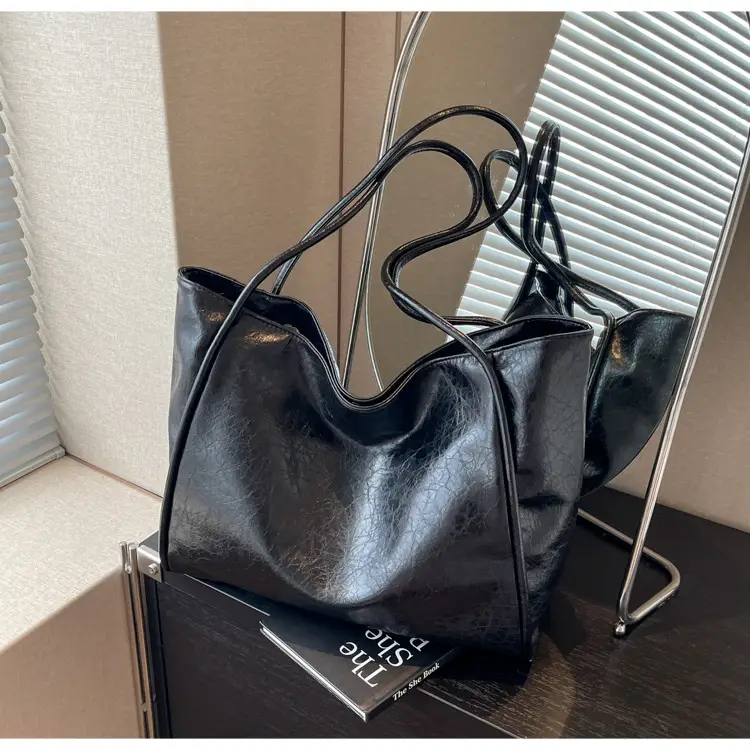 Silver Metallic Large Tote Bag Women 2024 — feature 32