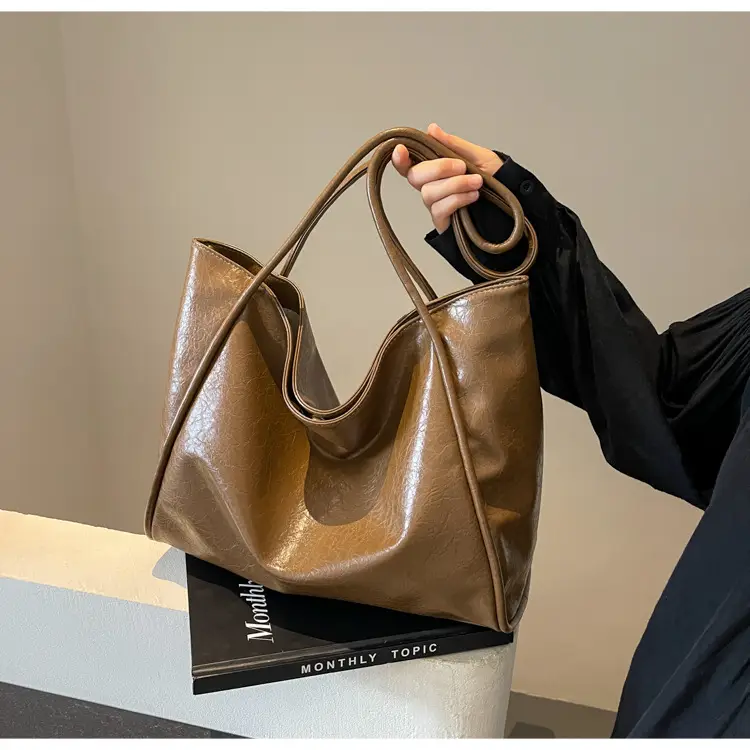 Silver Metallic Large Tote Bag Women 2024 — feature 34