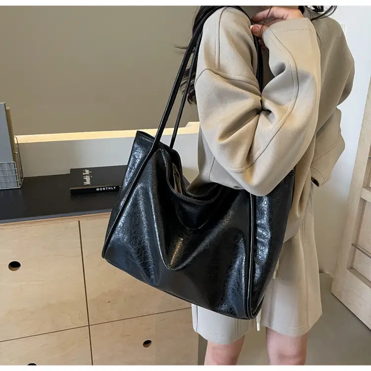 Silver Metallic Large Tote Bag Women 2024 — feature 8