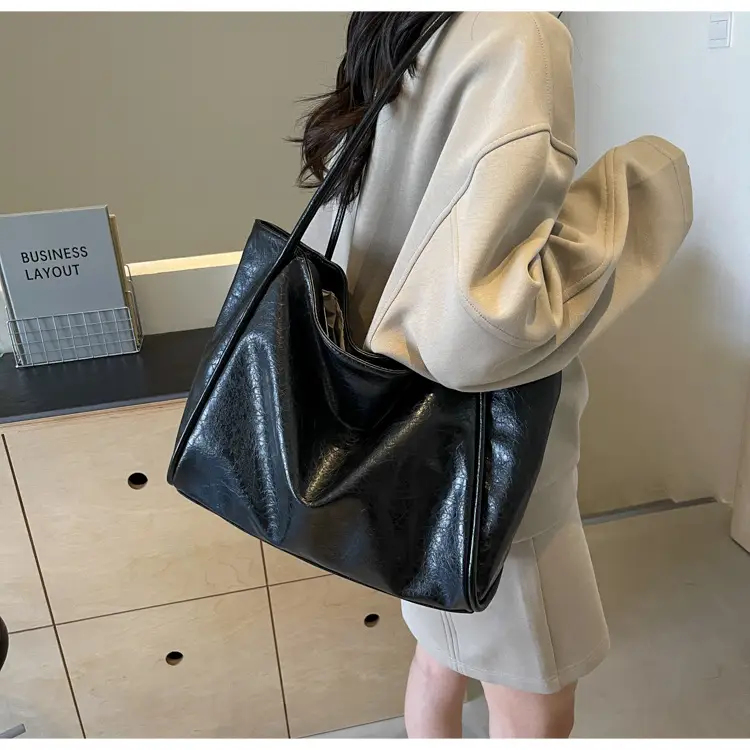 Silver Metallic Large Tote Bag Women 2024 — feature 9