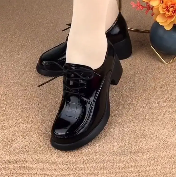 Women British Lace-up Mid-heel Shoes Black Thick Heel Autumn 2024 — feature 7