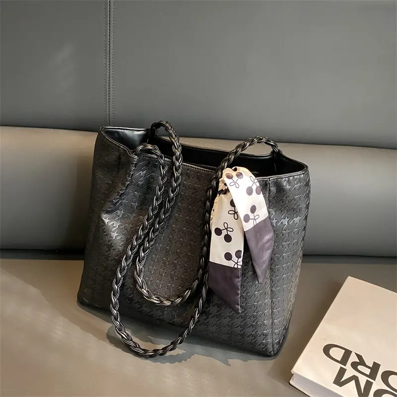 Women's Cross-Country Large Capacity Shoulder Bag 2024 - Image 2