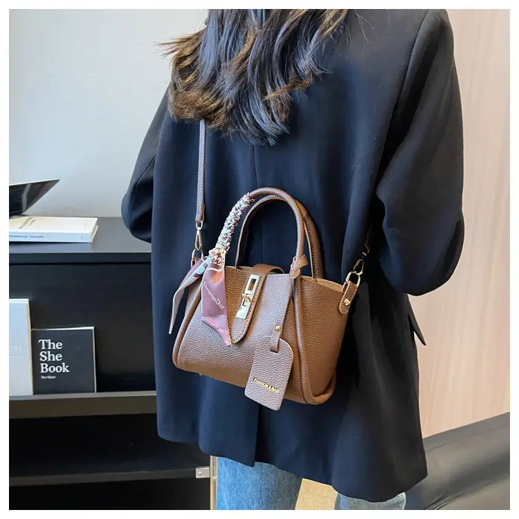 Pink Vintage Silk Handbag with Chain Strap — feature 12