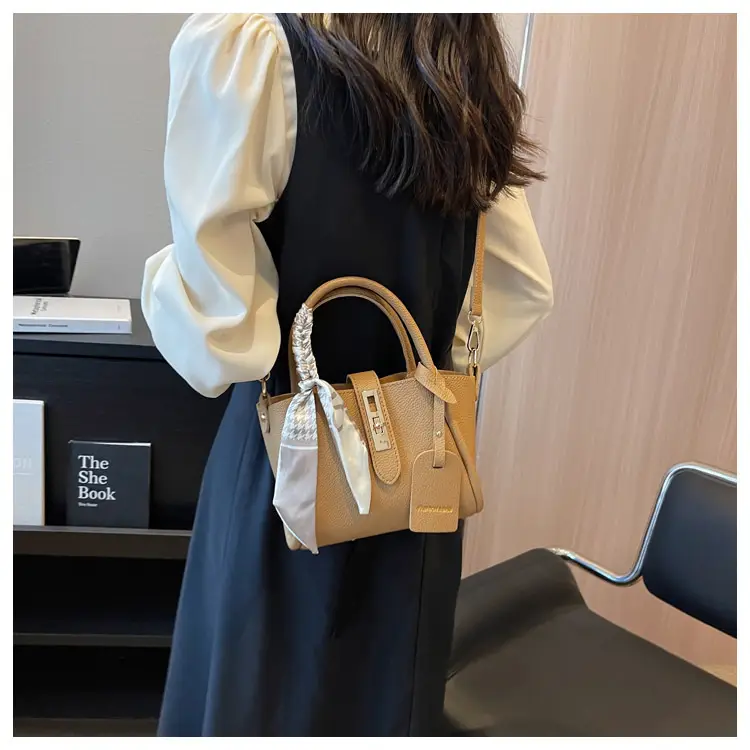Pink Vintage Silk Handbag with Chain Strap — feature 7