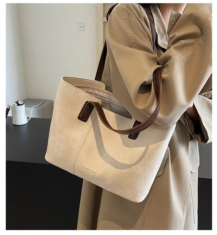 Large Capacity Women's Brown Leather Tote Bag — feature 1